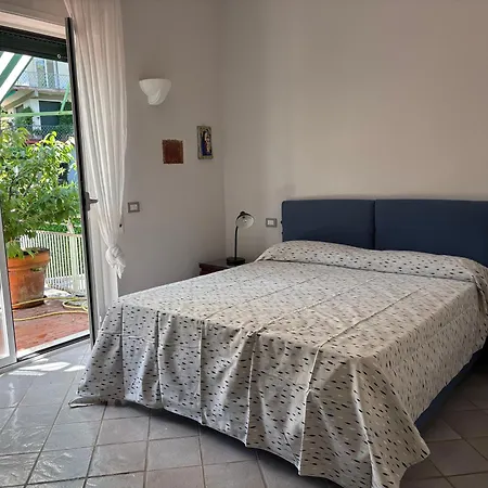 Con Terrazzo アパート *